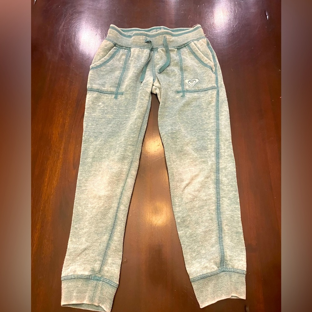 Teal Roxy sweats for kids who wear size 8